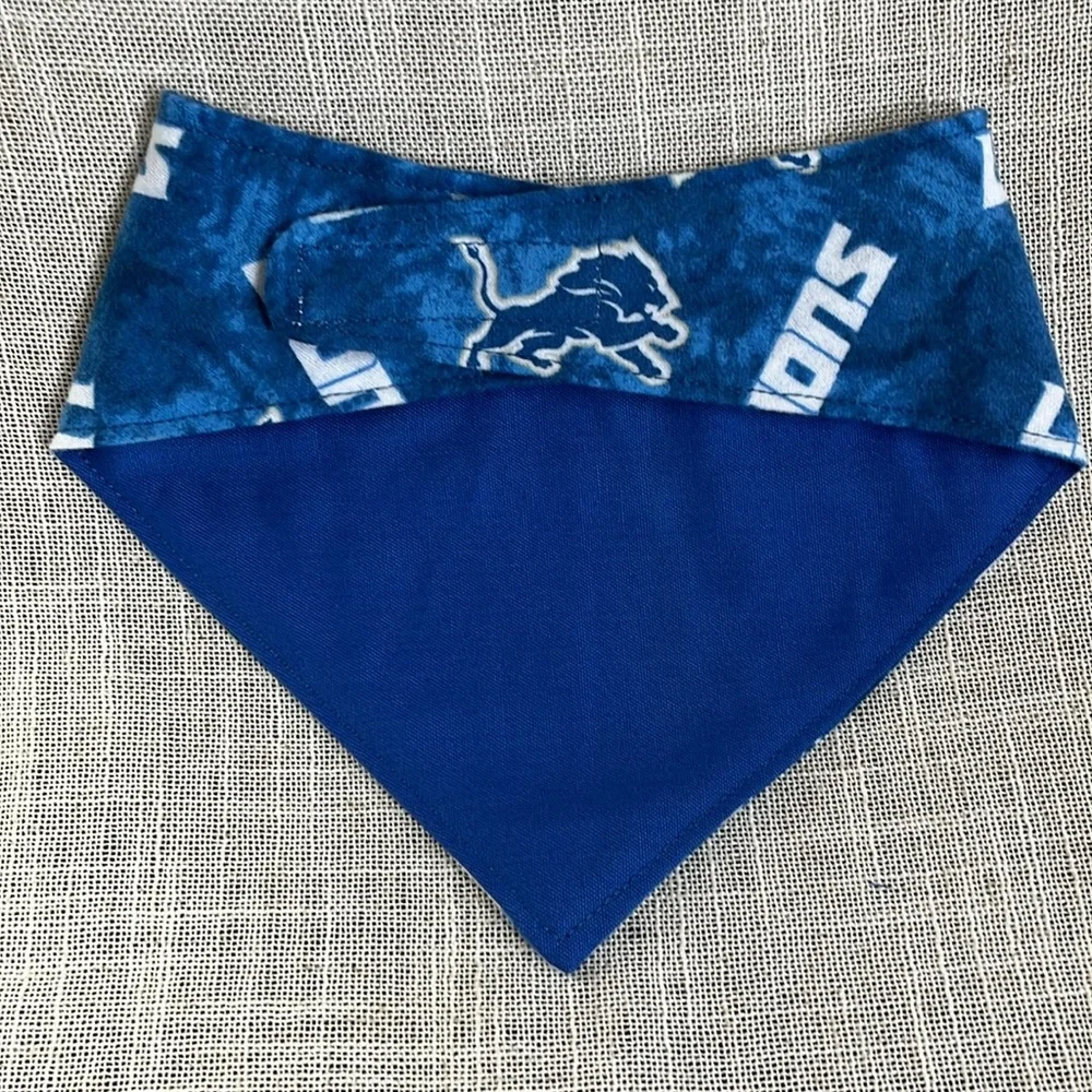 Detroit Lions Dog Bandana-Size M - Picture 3 of 6